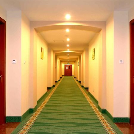 فندق جرين تري إن جانسو لانزو ريلواي ستيشن لانزاهو المظهر الخارجي الصورة